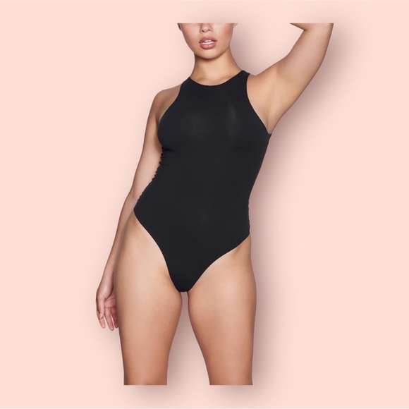 New  Skims FITS EVERYBODY HIGH NECK BODYSUIT
Color Onyx black - Picture 1 of 9